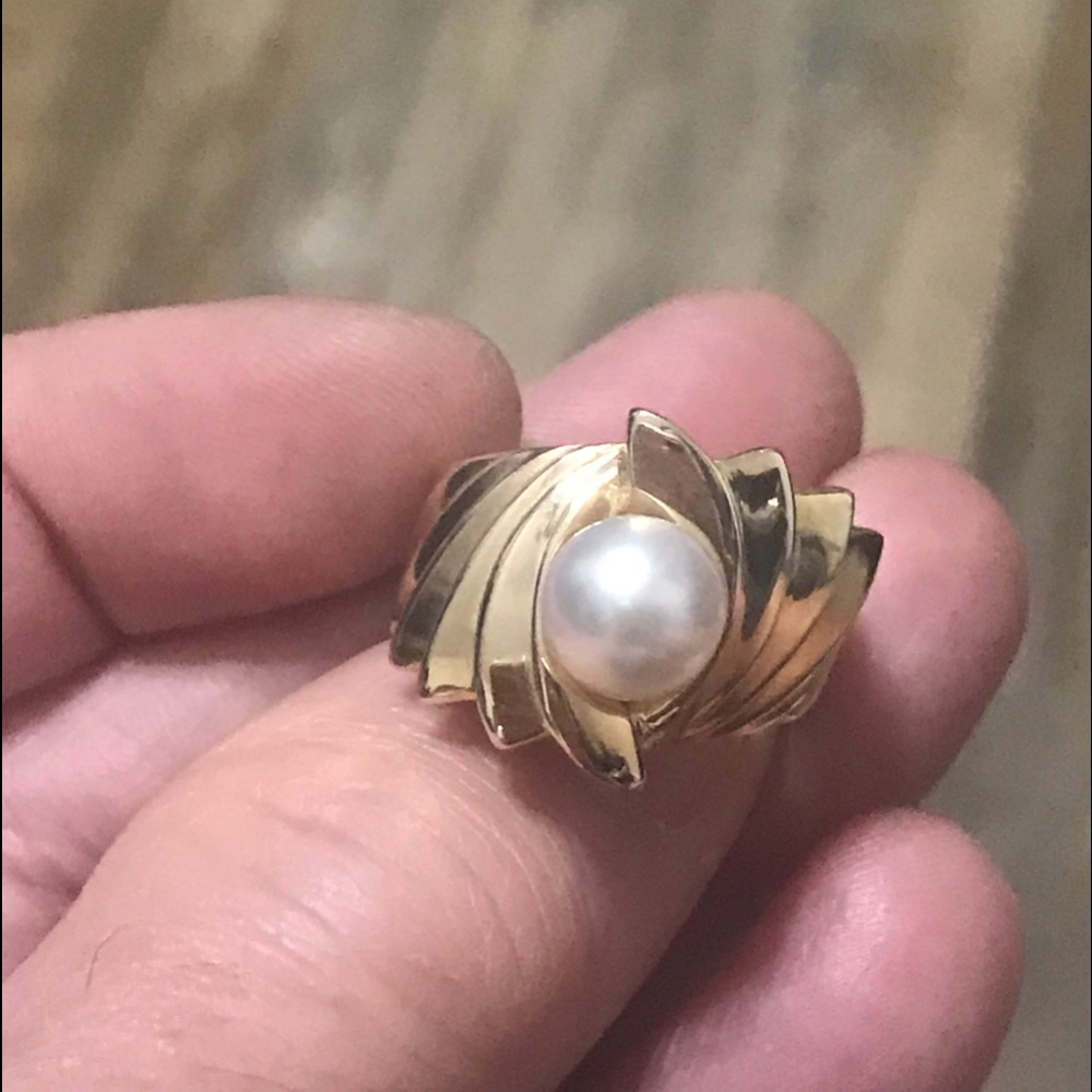 NWOT White Akoya Pearl Ring